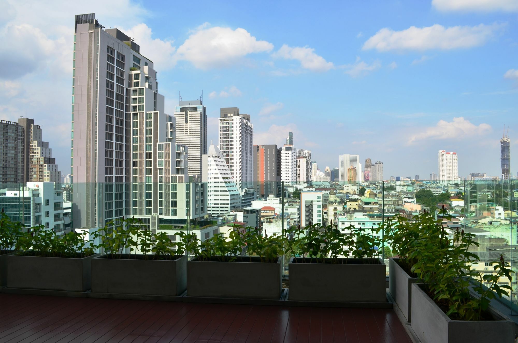 Wooden Suites Bangkok Exteriör bild