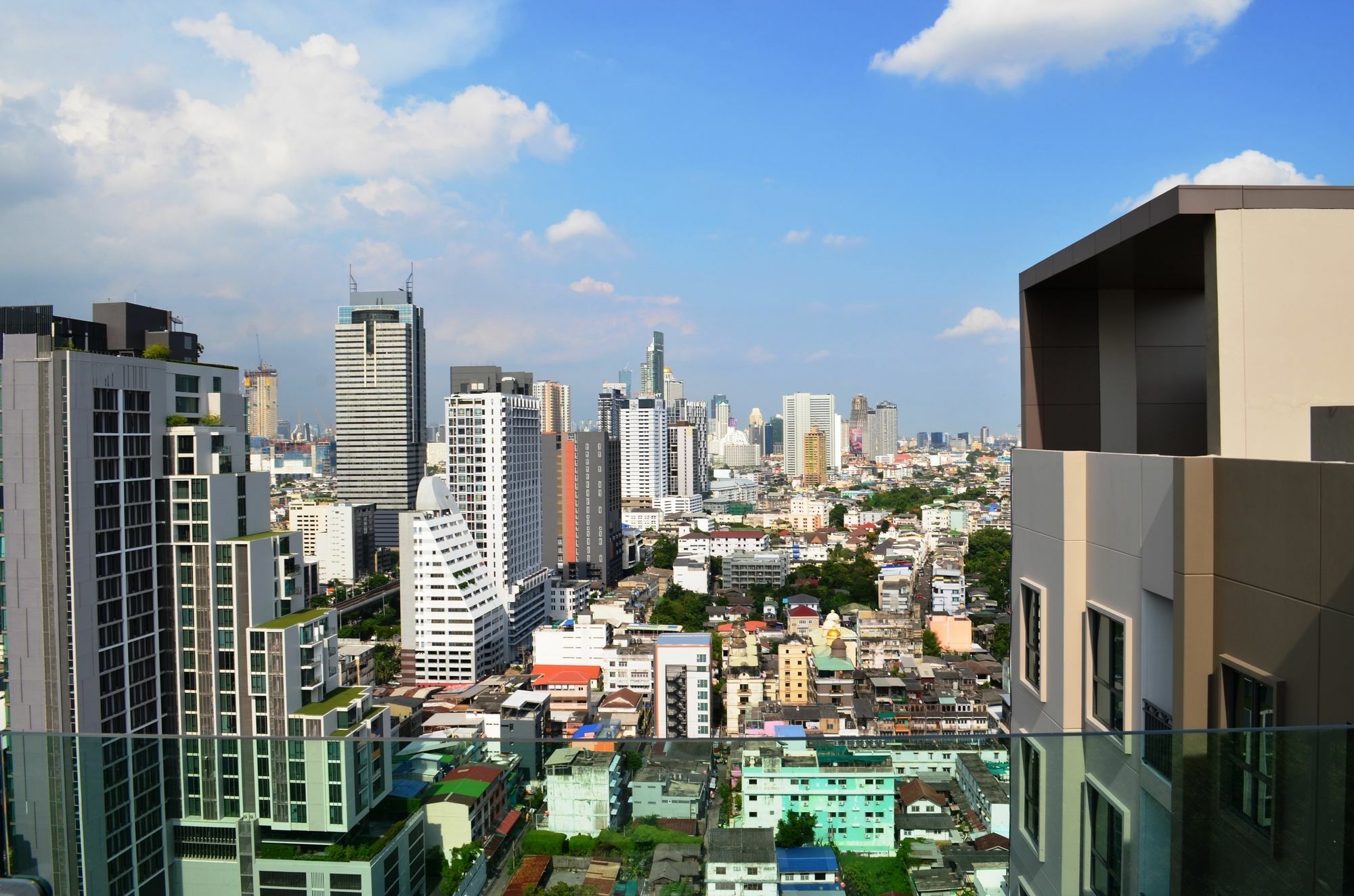 Wooden Suites Bangkok Exteriör bild