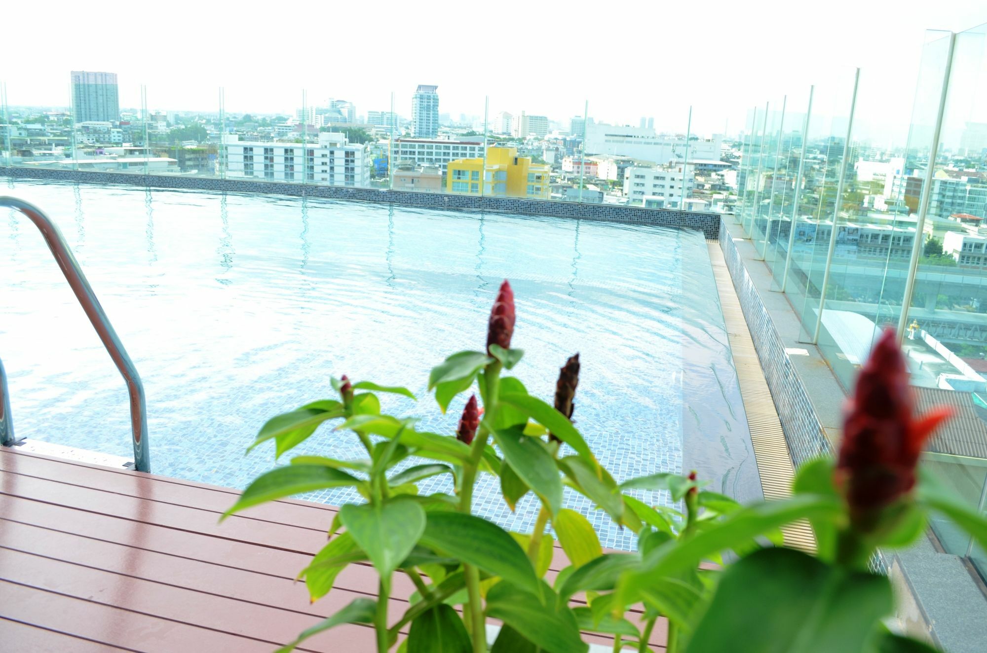 Wooden Suites Bangkok Exteriör bild