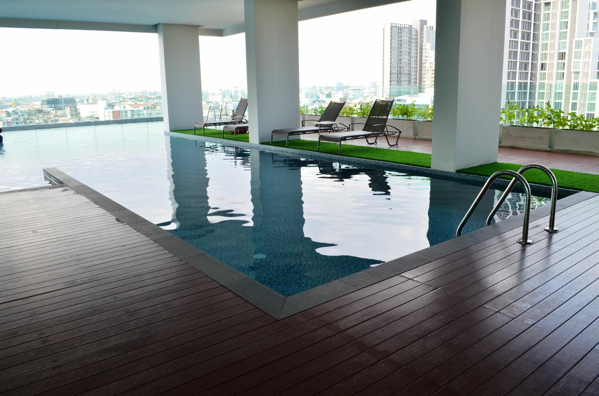 Wooden Suites Bangkok Exteriör bild