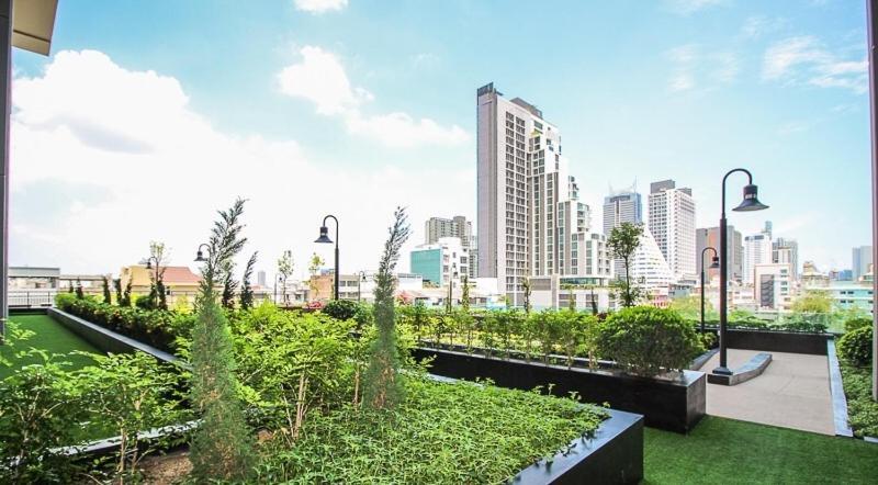 Wooden Suites Bangkok Exteriör bild